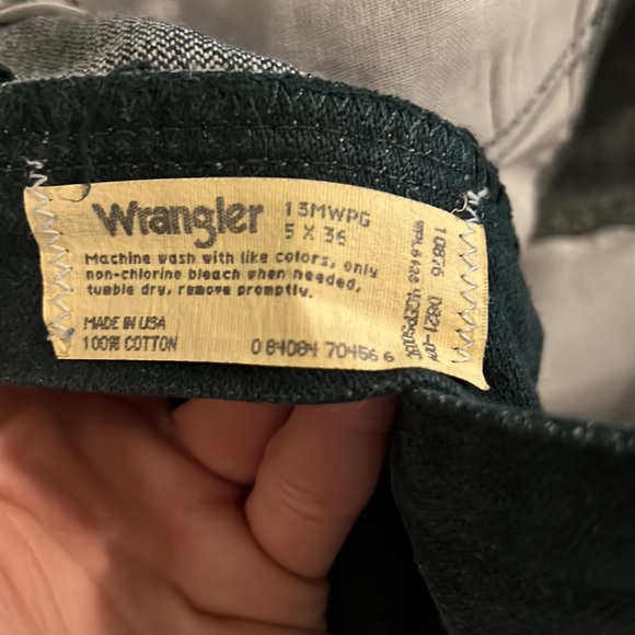 Womens Green Wranglers - Picture 2 of 5